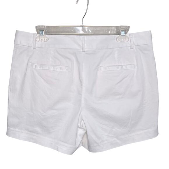 BANANA REPUBLIC White Flat Front Chino Shorts with Pockets Women’s Size 10 - Picture 2 of 8